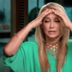 Görüntüye dayanamam bakmadan geçerim.