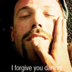 Hala deliler gibi aşığım. Kabul ederim.