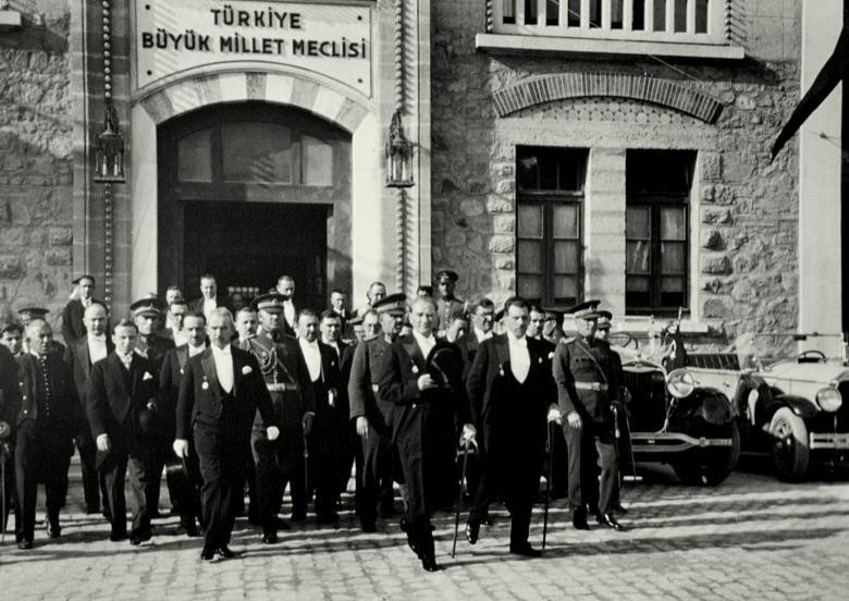 4. 1 Mart 1923