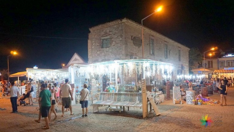 Cunda Sahil Çarşısı