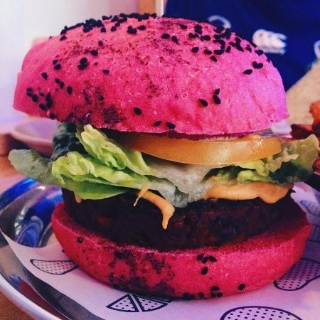 Pembe Isırık Burgeri