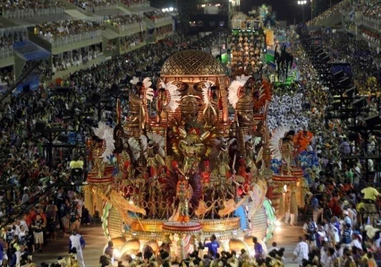 Brezilya'da Düzenlenen Rio Karnavalı