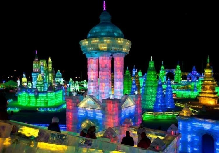 Çin'de Düzenlenen Harbin Kar ve Buz Festivali