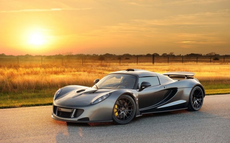HENNESSEY VENOM GT : 435 km/s