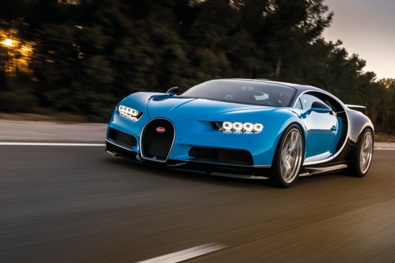 BUGATTI CHIRON : 420 km/s