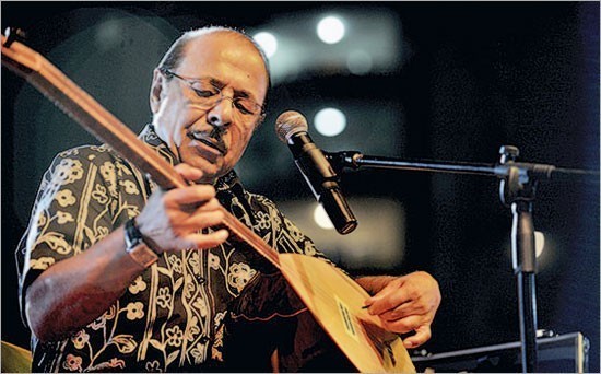 16 yaşındayken “Neden Garip Garip Ötersin Bülbül” isimli ilk albümünü çıkarttı.