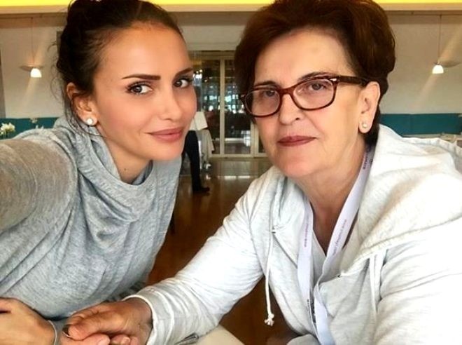 Emina Johavic ve annesi