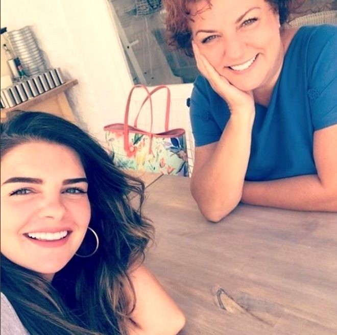 Pelin Karahan ve annesi