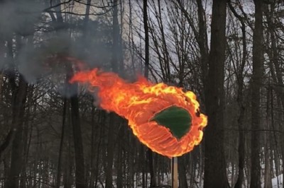 42,000 KİBRİTLE YAPTIĞI KÜREYİ 53 SANİYE İÇERİSİNDE ALEV TOPUNA DÖNÜŞTÜRDÜ!