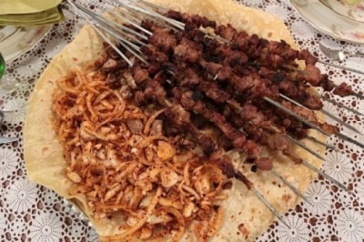 151 Çöp Şiş Yiyerek, Restorandan Çeyrek Altın Alan Elif İşeri' nin Videosu