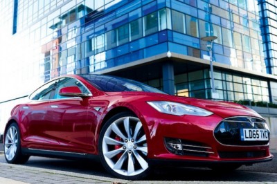 Tesla'nın Otopilotu Yapılan Kaza Ardından Güncellendi: Keskin Virajlı Yollarda Bile En İyi Performans