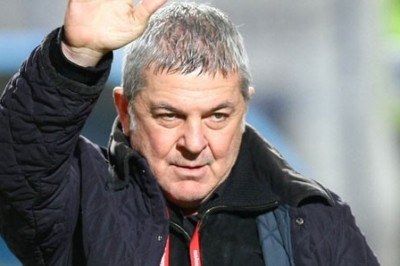 Ümit Kayıhan Kimdir ?