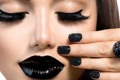 Kadınlar Neden Makyaj Yapar?