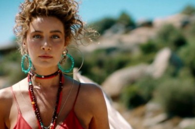 Sıla Gençoğlu'nun Karanfil şarkısı"Sigaraya Özendirme" Gerekçesi İle Yayından Kaldırıldı !