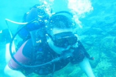 Bitlisli dalgıçlardan Van Gölü'ne anlamlı dalış yapıldı.