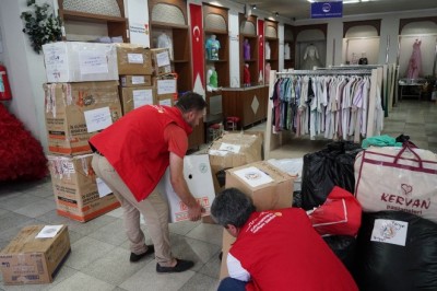 Kahramanmaraş'tan yangın bölgesine teknik malzeme ve koruyucu desteği