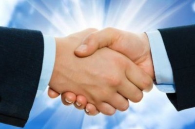 Türk ve Rus askeri yetkililer Suriye halkı için el sıkıştı