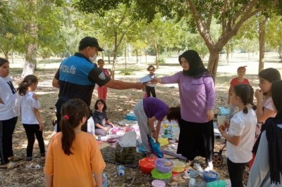 Polisten piknikçilere orman yangını uyarısı
