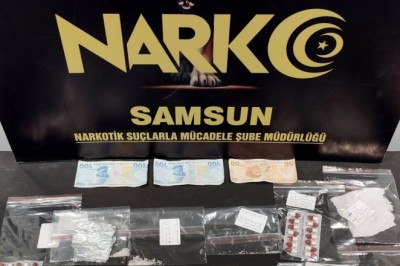 Samsun'da bir evde paketler halinde uyuşturucu ele geçirildi: 1 gözaltı