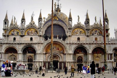 Venedik'in ünlü Piazza San Marco Meydanı’nı su bastı