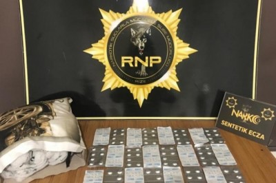 Yastığa sakladığı uyuşturucu polisten kaçmadı