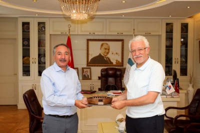 AİÇÜ Rektörü Karabulut, NEÜ Rektörü Zorlu’yu misafir etti