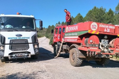 Yanan Bölgelere Su Takviyesi Devam Ediyor