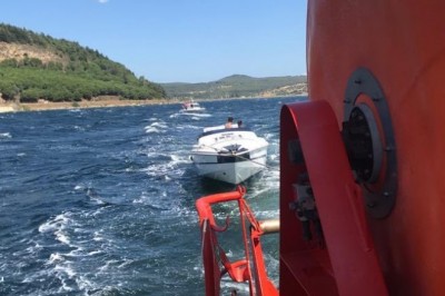 Çanakkale Boğazı’nda sürüklenen gemi kurtarıldı