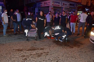 Otomobil ile çarpışan motosikletli kurye yaralandı