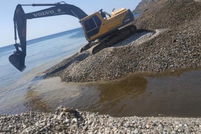 Bozyazı Belediyesi Sarıgöl’ün önünü açtı