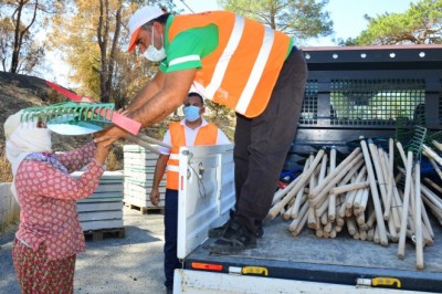 Manavgat Belediyesi'nden tarım aleti desteği