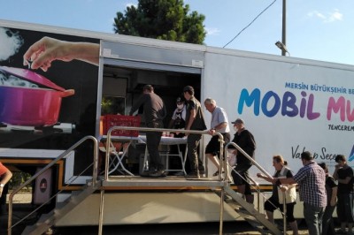 Mobil Mutfak Tırı selzedeler için hizmette