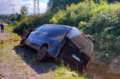 Samsun'da motosiklet ile hafif ticari araç çarpıştı: 1 ölü, 2 yaralı