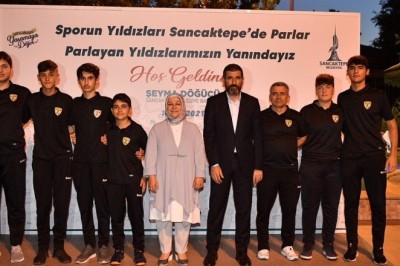 Sancaktepeli şampiyon sporcular akşam yemeğinde bir araya geldi
