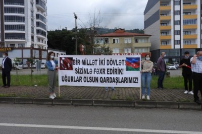Yangın bölgesinden ülkelerine dönen Azeri İtfaiyecileri Vakfıkebir Ekmeği ile uğurladılar