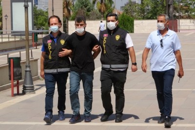 Çocukluk arkadaşını öldüren cinayet zanlısı adliyeye sevk edildi