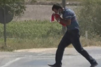 Engelli vatandaş Türk bayrağına böyle sahip çıktı