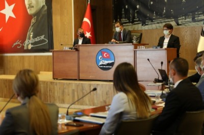 Vali Öksüz, belediye birim müdürleriyle bir araya geldi