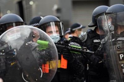 Avustralya’da Covid-19 protestolarına polis müdahalesi