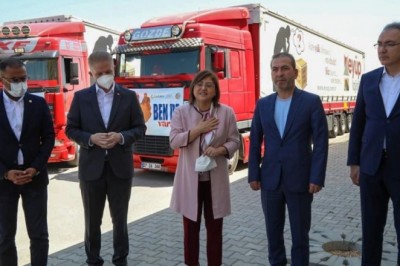 Belediye Başkanı Fatma Şahin maaşını afet bölgelerine bağışladı