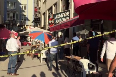 Berber çalışanını pompalı tüfekle rehin aldı, ikna çalışmaları sürüyor