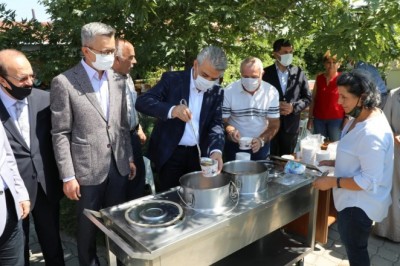 Erzincan’da cemevleri'nde aşure dağıtıldı