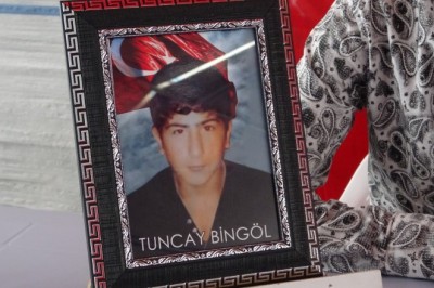 Evlat nöbetindeki babadan HDP'ye: “Kandil'in partisisin, Kürt'ü hiçbir zaman savunmadın”