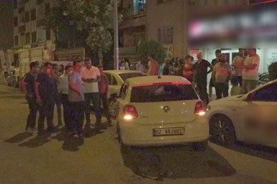 Önce ağaca sonra park halindeki araca çarptı