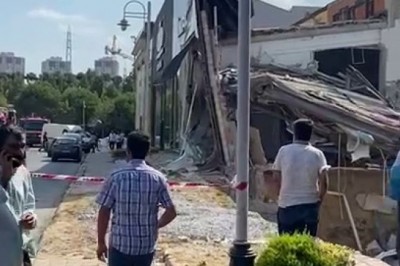 Masko Sanayi Sitesi'nde bir bina çöktü