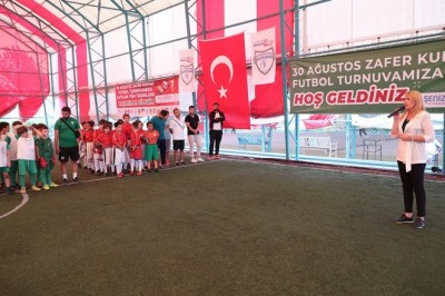 Merkezefendi’de 30 Ağustos Zafer Kupası futbol turnuvası başladı