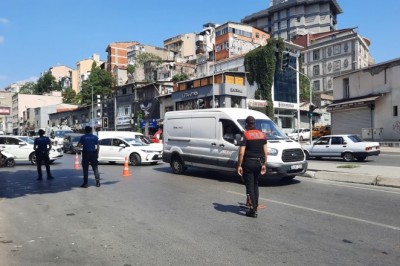 Şişli’de dev asayiş uygulaması: Araçlar didik didik arandı