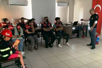 Gönüllü itfaiyeciler yetişiyor