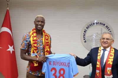 Başkan Büyükkılıç, Kayserispor'un yeni yıldızını ağırladı