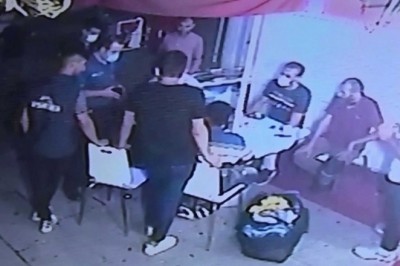 Telefonunu çalan hırsıza üzüldü, üstüne bir de para verdi